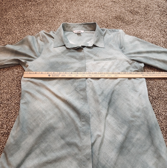 ATHLETA Urbanite Top Long Sleeve Button Up Shirt Size Medium - Picture 6 of 7